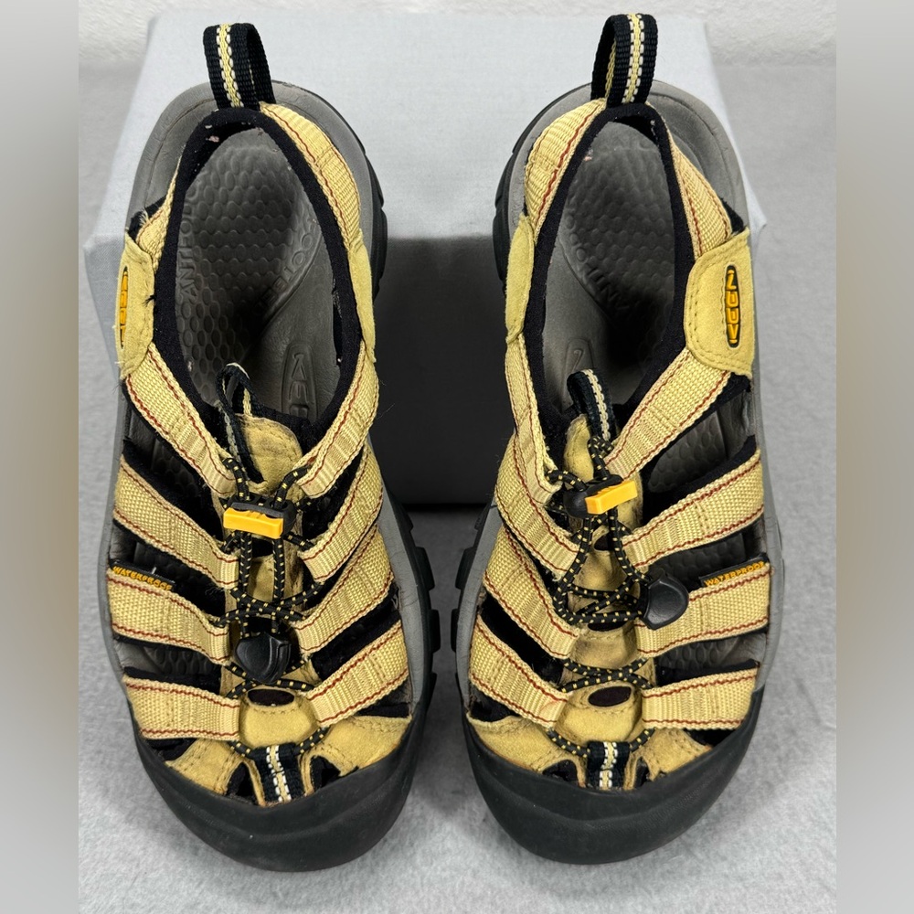 Keen Newport H2 Yellow/Black Sandals Hybrid Size 6.5 Hiking / Water Shoes